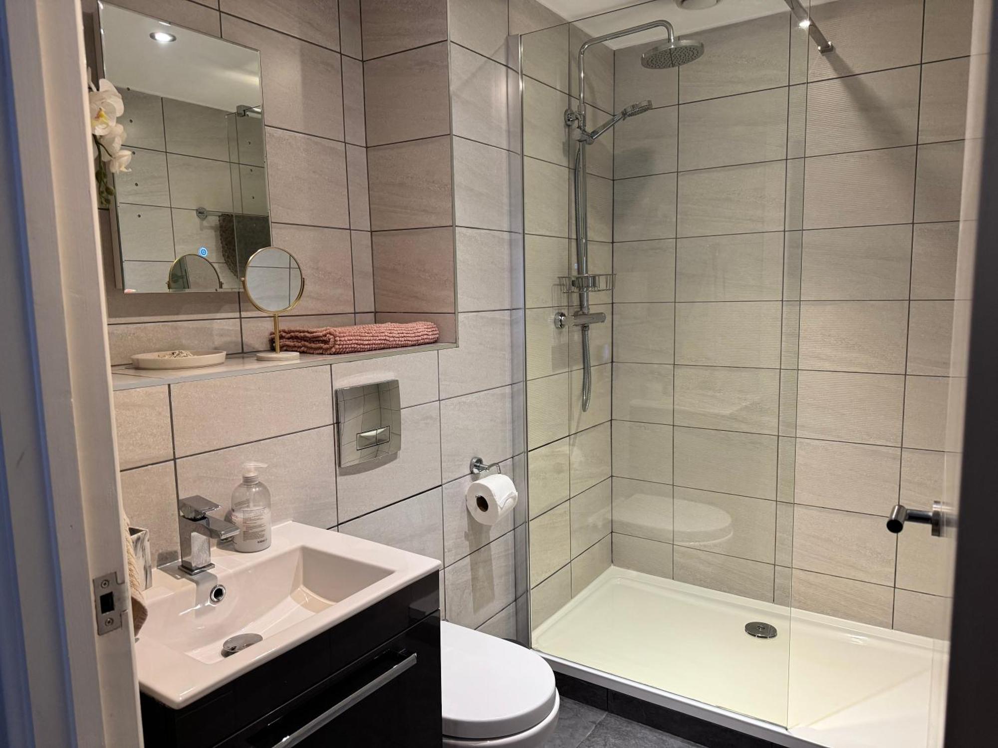 Centrally Located Apartment In Duke Street- Free Parking- Two Bathrooms Liverpool Zewnętrze zdjęcie